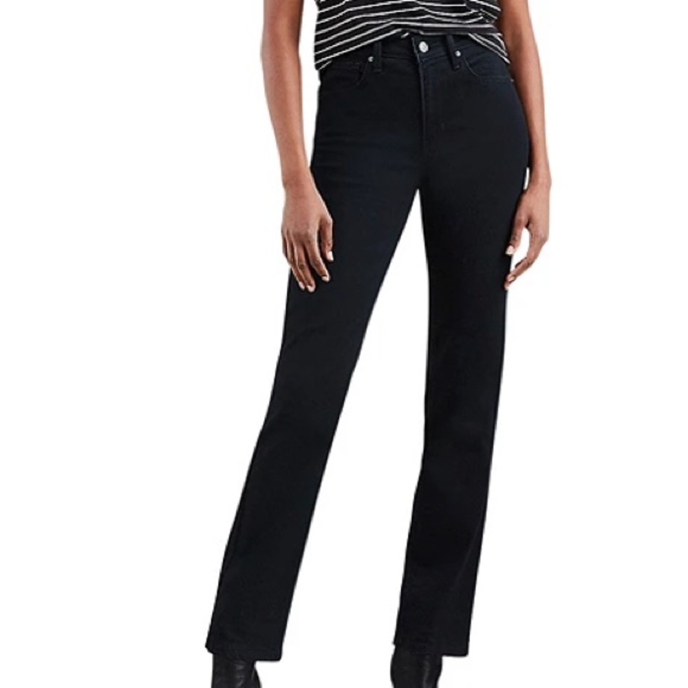 NEVER WORN Levi’s high rise straight black jeans